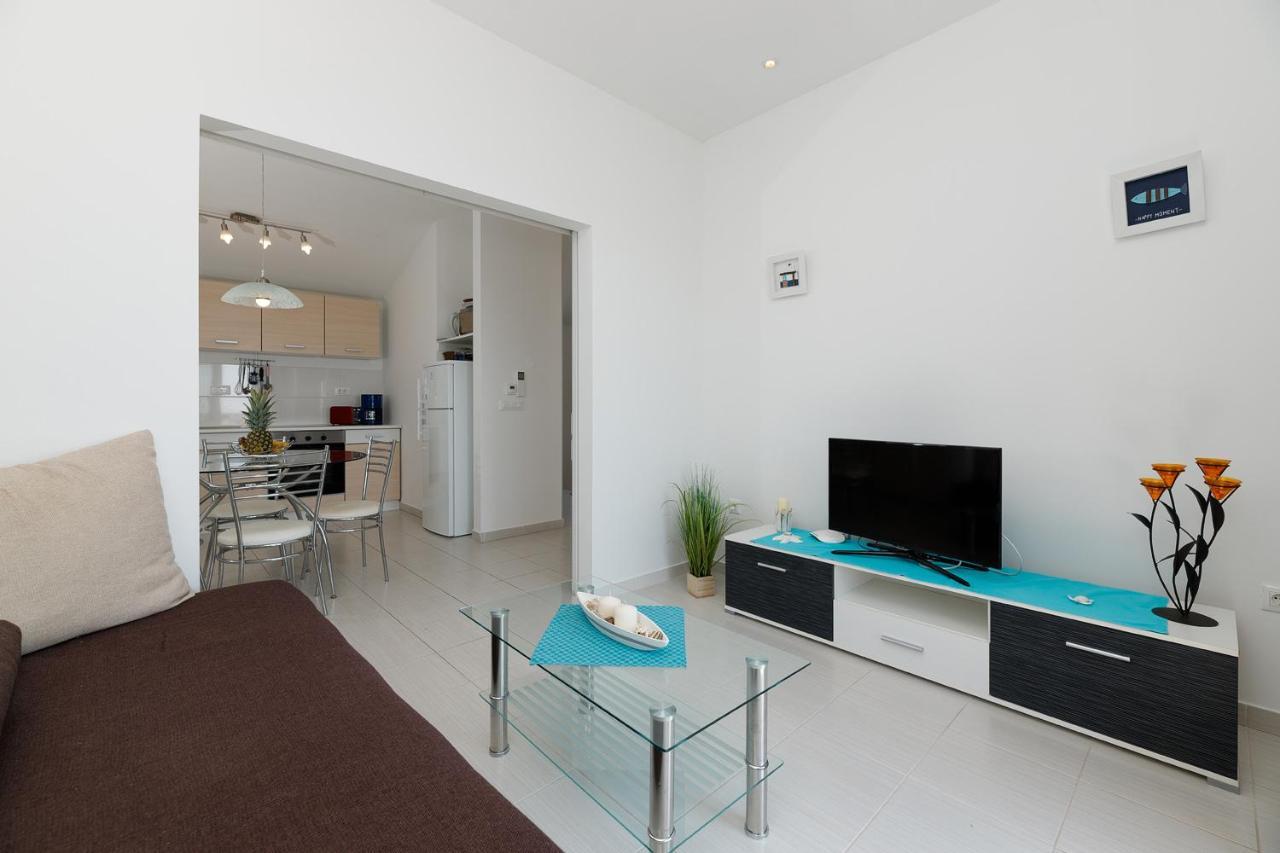 Malo Ferienvilla Privlaka, Pool, Boje, Wi-Fi, Wallbox ปริฟลากา ภายนอก รูปภาพ