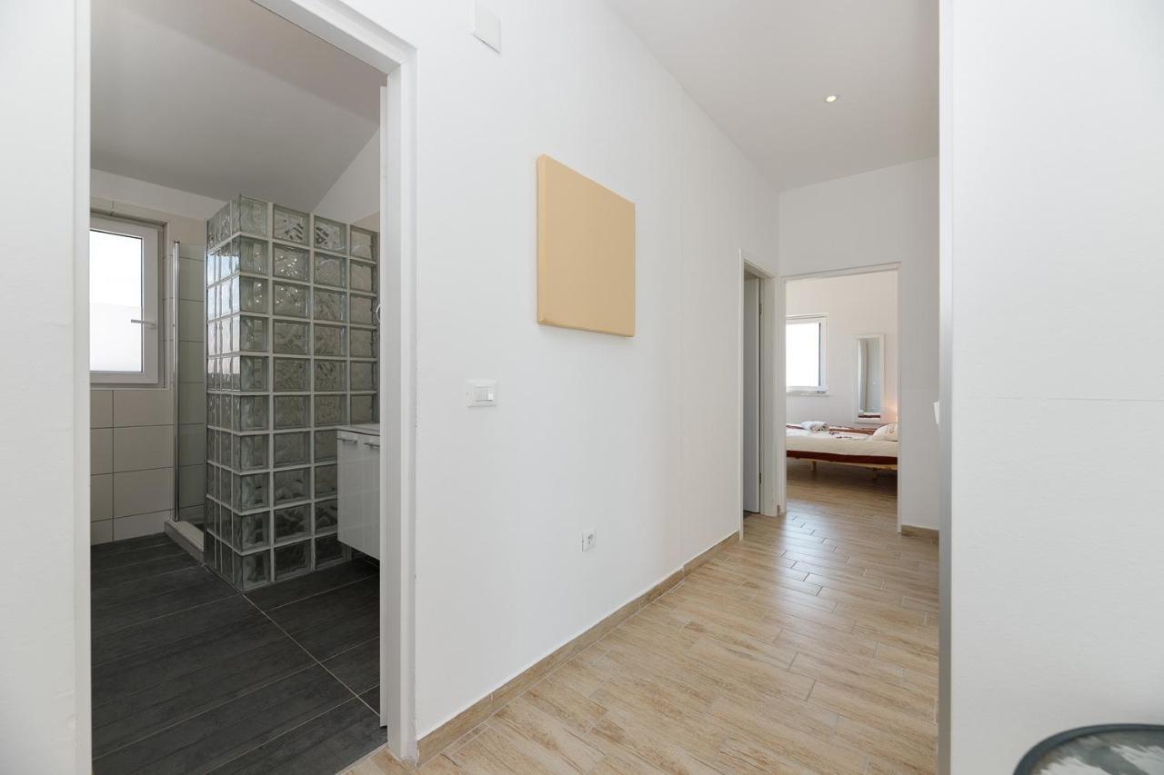 Malo Ferienvilla Privlaka, Pool, Boje, Wi-Fi, Wallbox ปริฟลากา ภายนอก รูปภาพ