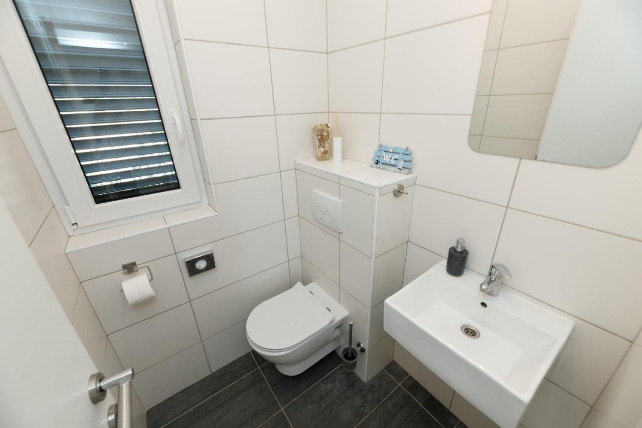 Malo Ferienvilla Privlaka, Pool, Boje, Wi-Fi, Wallbox ปริฟลากา ภายนอก รูปภาพ