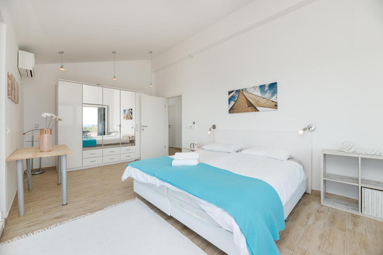 Malo Ferienvilla Privlaka, Pool, Boje, Wi-Fi, Wallbox ปริฟลากา ภายนอก รูปภาพ