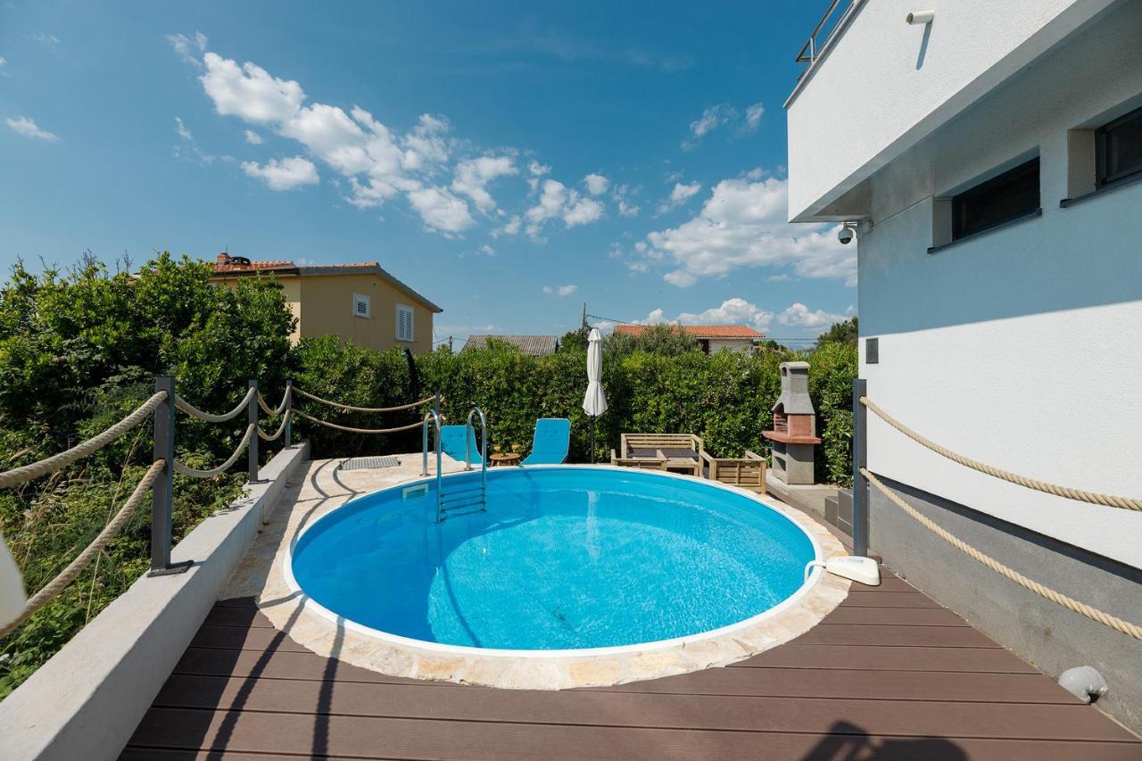 Malo Ferienvilla Privlaka, Pool, Boje, Wi-Fi, Wallbox ปริฟลากา ภายนอก รูปภาพ
